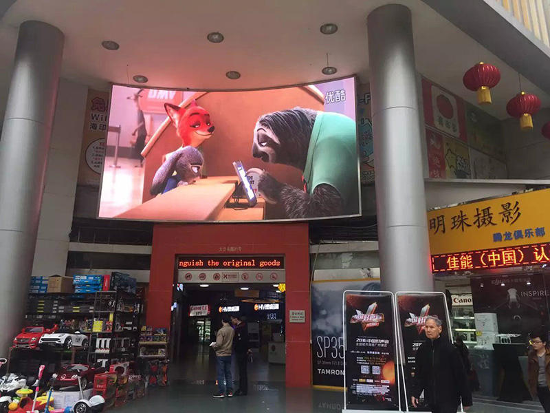 广州海印广场弧形P6全彩显示屏.jpg